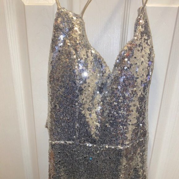 SILVER SEQUIN EVENING GOWN 7/8 - Picture 3 of 8